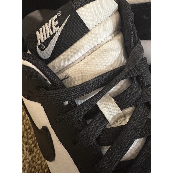 Nike Panda Dunk Low Top Size 10.5 Mens Black And White - Picture 11 of 11